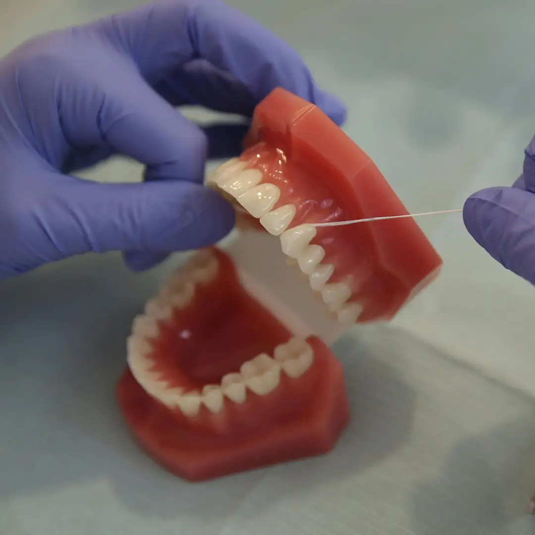 انتخاب نخ دندان برای دندان